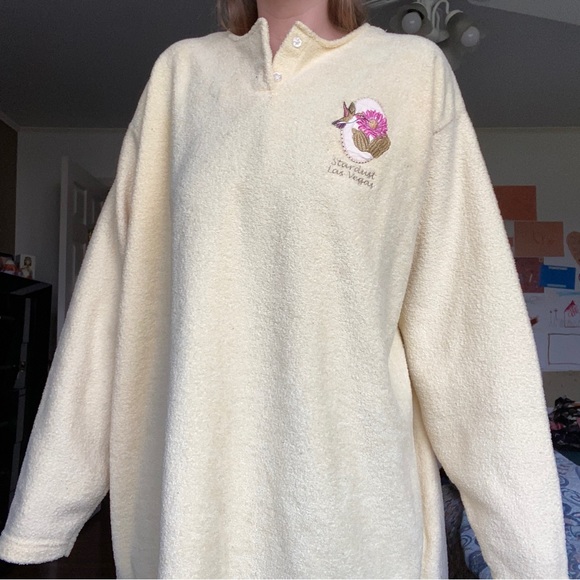 Stardust Las Vegas yellow top - Picture 3 of 6